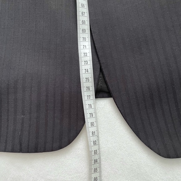 Men’s European Charcoal Suit - Picture 9 of 15